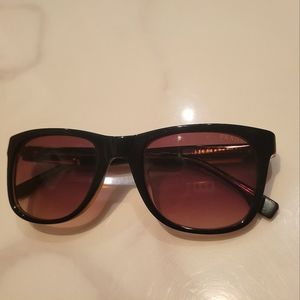 Prada sunglasses like new with box